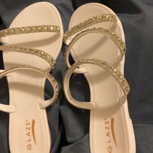White Sandals with dazzles on it size 7 1/2